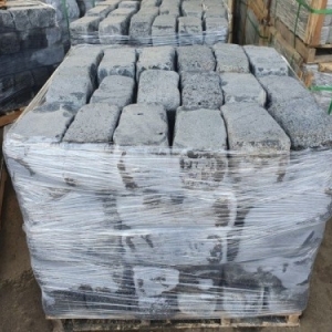 Đá Bazan chẻ tay quay