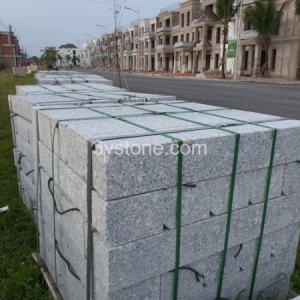 Đá Bó vỉa Trắng Suối Lau vát cạnh