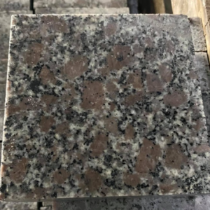 Đá Cubic Tím Hoa Cà cắt 5 mặt, 1 mặt mài thô tinh