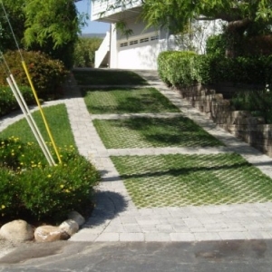 Đá ghi sáng lát sân vườn