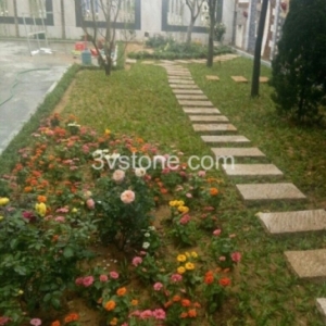 Đá vàng Bình Định lát sân vườn